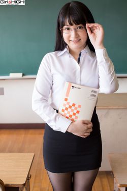 粉嫩高中女同学18p